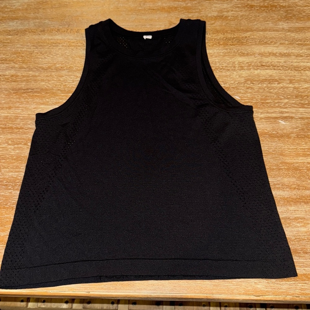 Black lululemon size 4 tank
